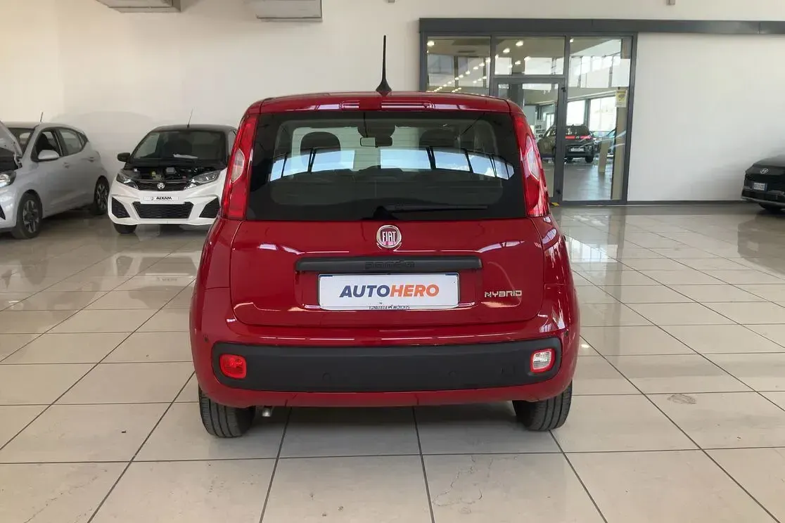Nuova Fiat Panda 69 CV (50 kW) 2025 Rosso Utilitaria
