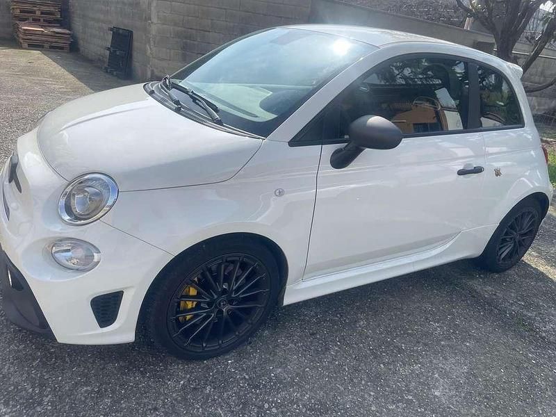 Usata Abarth 695 179 CV (131 kW) 2024 Bianco Utilitaria