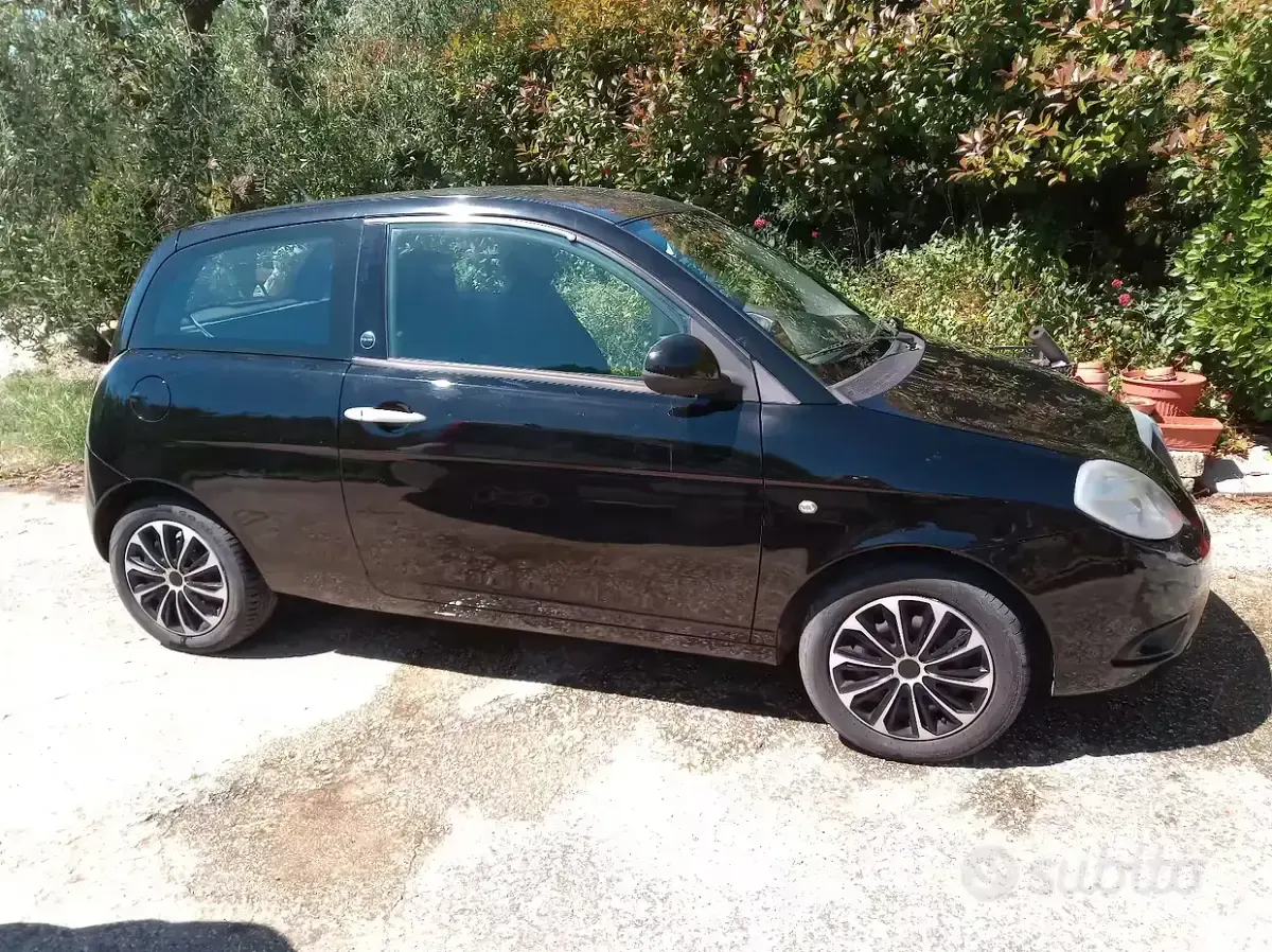 Usata Lancia Ypsilon 77 CV (56 kW) 2009 Nero Utilitaria