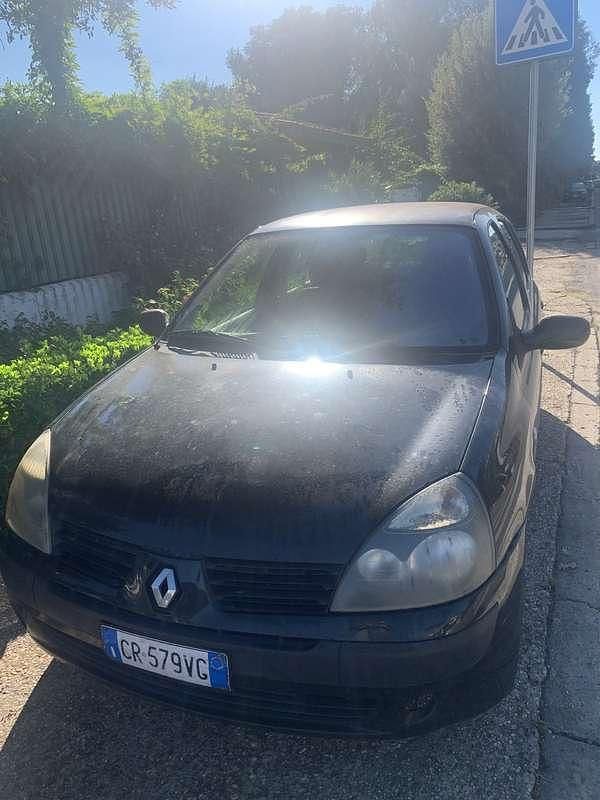 Usata Renault Clio II 75 CV (55 kW) 2004 Berlina