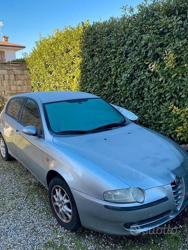Usata 2002 Alfa Romeo 147 Due volumi | 300 € (Super prezzo) - Immagine 1/1