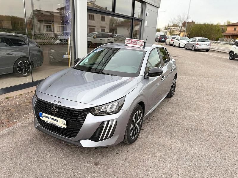 Usata Peugeot 208 Style 101 CV (74 kW) 2025 Grigio Utilitaria