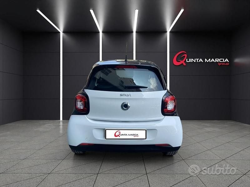Usata Smart ForFour 71 CV (52 kW) 2018 Bianco Utilitaria