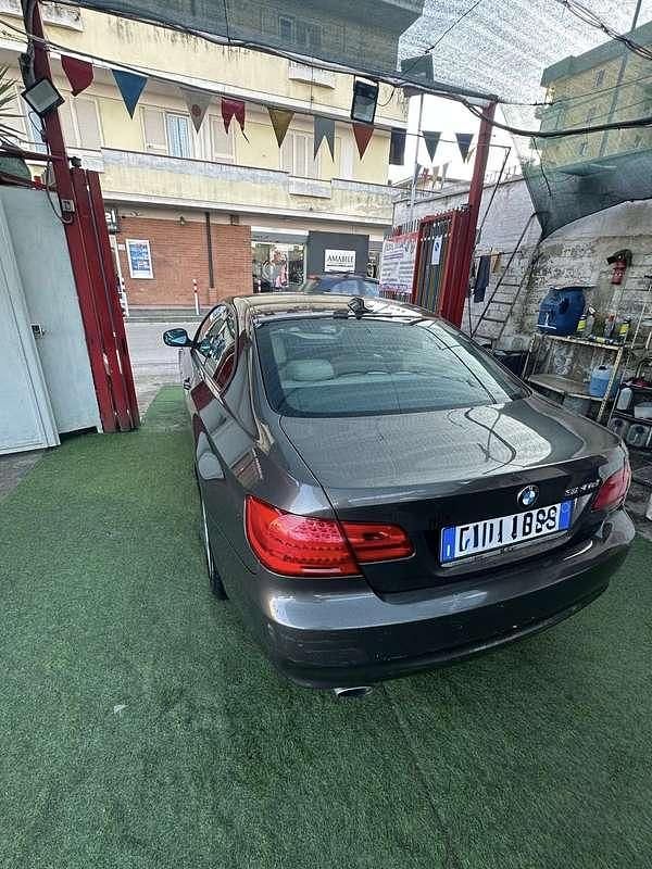 Usata BMW 320 177 CV (130 kW) 2011 Marrone Coupé