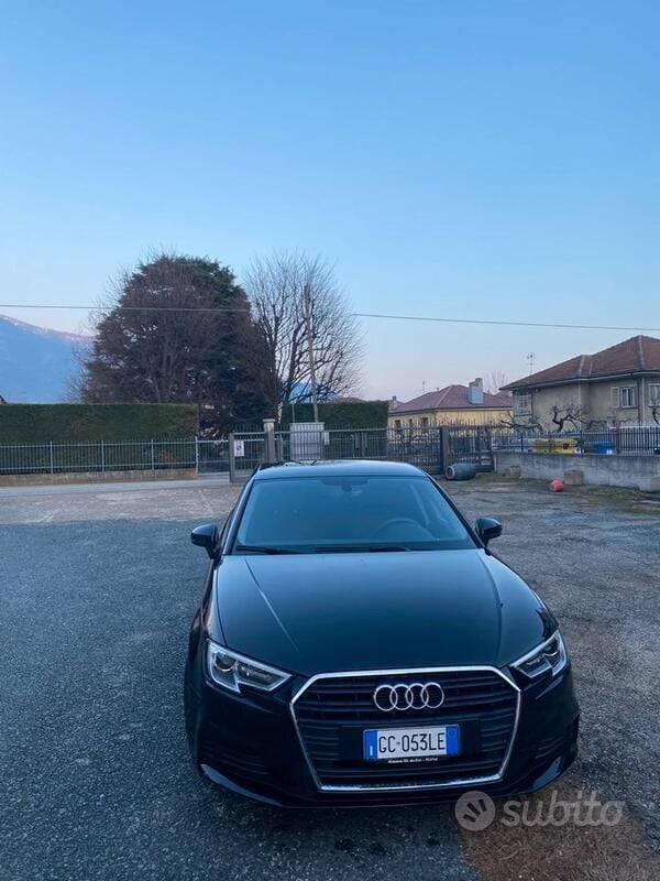 Usata Audi A3 Comfort 116 CV (85 kW) 2020 Nero Berlina