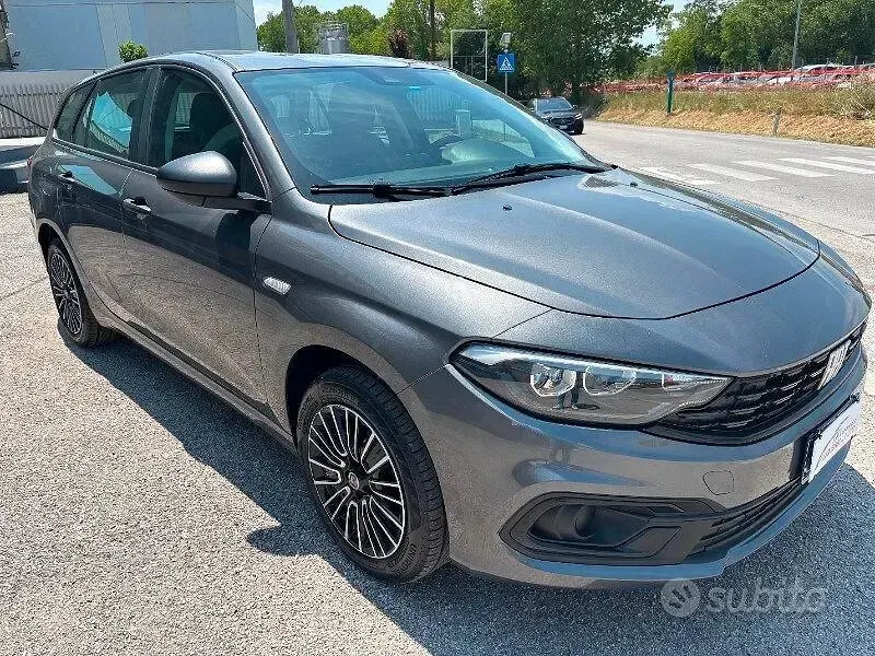 Usata Fiat Tipo 99 CV (72 kW) 2023 Grigio Station wagon