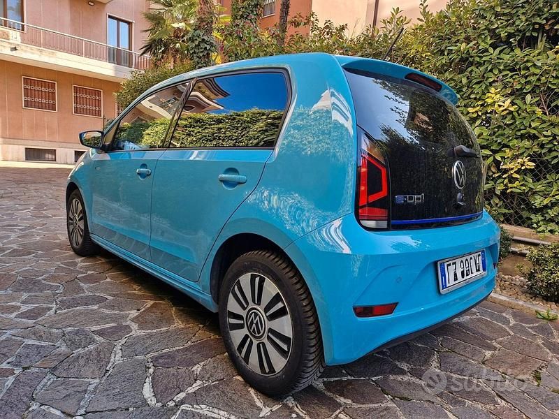 Usata VW e-up! Move 61 kW (83 CV) 2020 Blu/azzurro Utilitaria