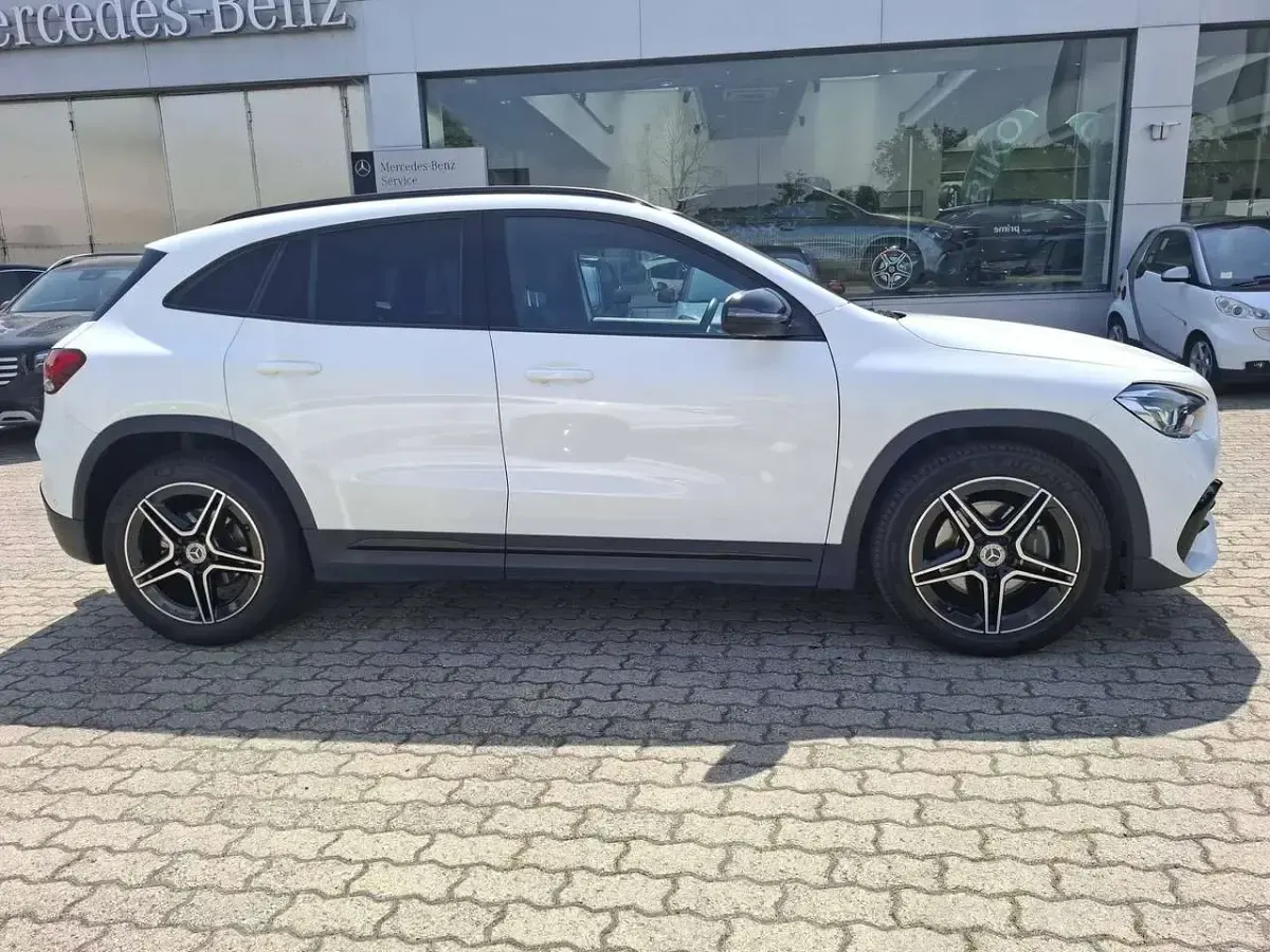 Usata Mercedes GLA200 Premium 150 CV (110 kW) 2021 Bianco SUV
