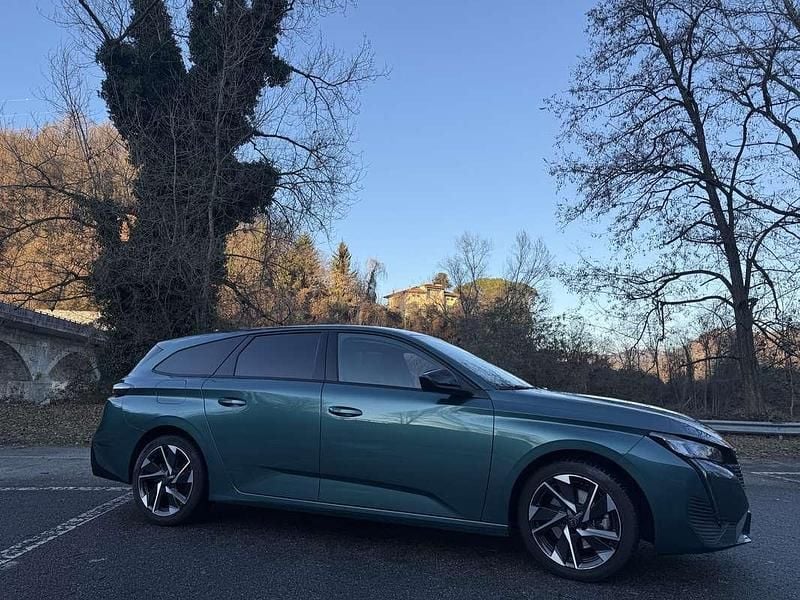 Usata Peugeot 308 SW Allure 131 CV (96 kW) 2022 Blu/azzurro Station wagon