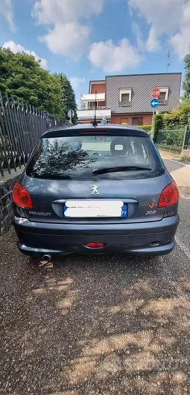 Usata Peugeot 206 75 CV (55 kW) 2006 Berlina