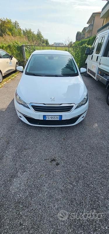 Bianco Usata 2017 Peugeot 308 Due volumi | 6000 € (Ottimo prezzo) - Immagine 1/4