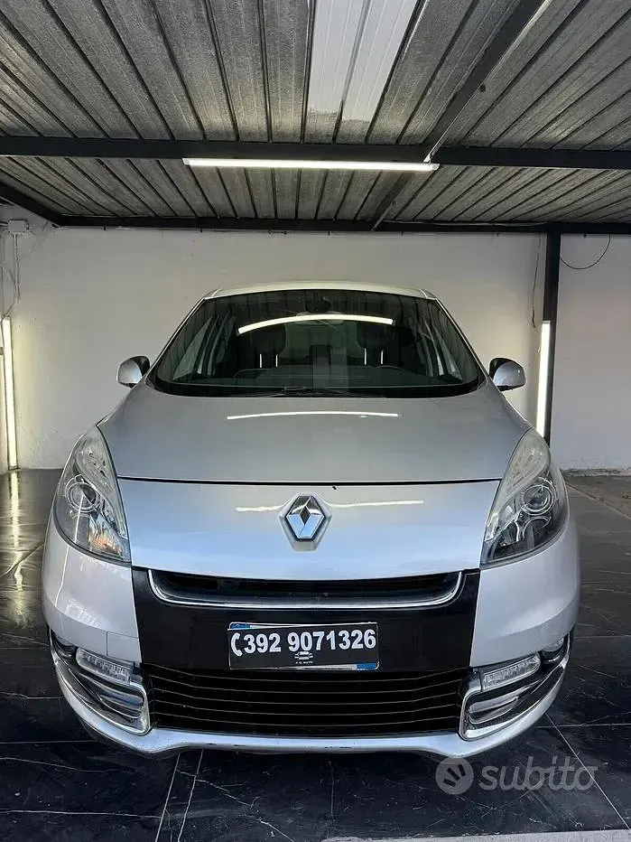 Usata Renault Scénic III XMOD 110 CV (80 kW) 2013 Grigio Monovolume
