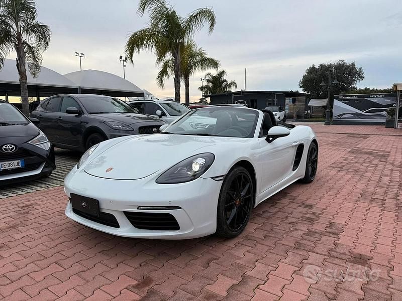 Usata Porsche 718 Boxster 300 CV (220 kW) 2020 Bianco Cabrio