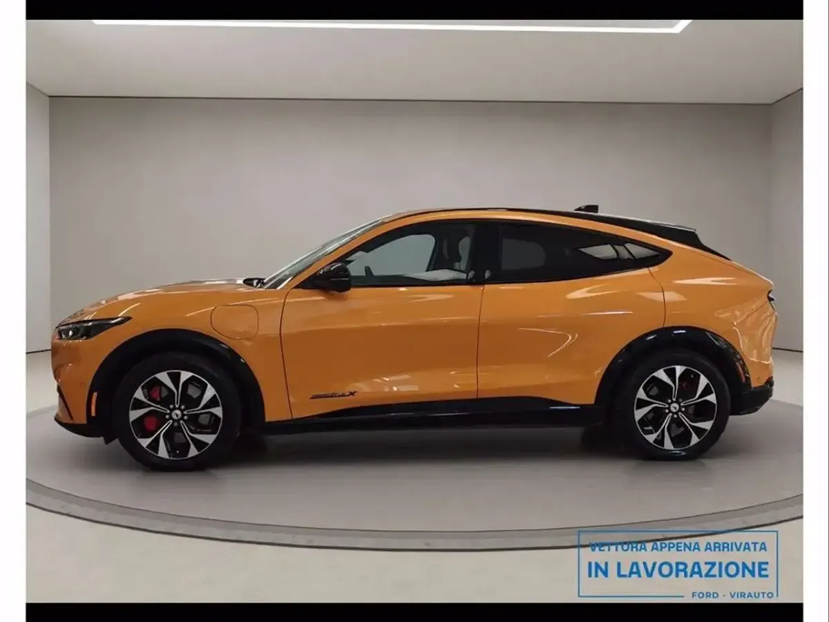 Usata Ford Mustang Mach-E Extended Range 216 kW (294 CV) 2023 Orange pulse SUV