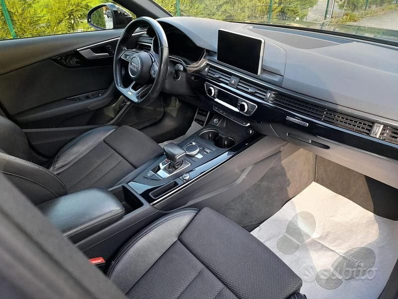Usata Audi A4 Sport 190 CV (139 kW) 2017 Grigio scuro Station wagon