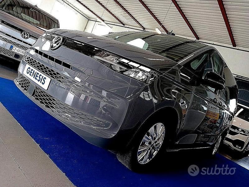 Grigio Usata 2022 VW Multivan Furgone | 46.750 € (Buon prezzo) - Immagine 1/4