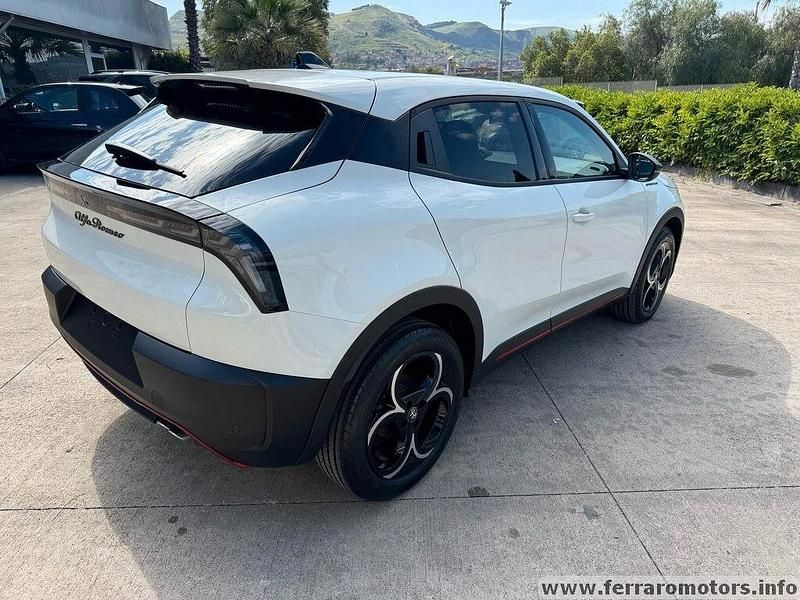 Nuova Alfa Romeo GT Junior Edizione Speciale 135 CV (99 kW) 2025 Bianco SUV