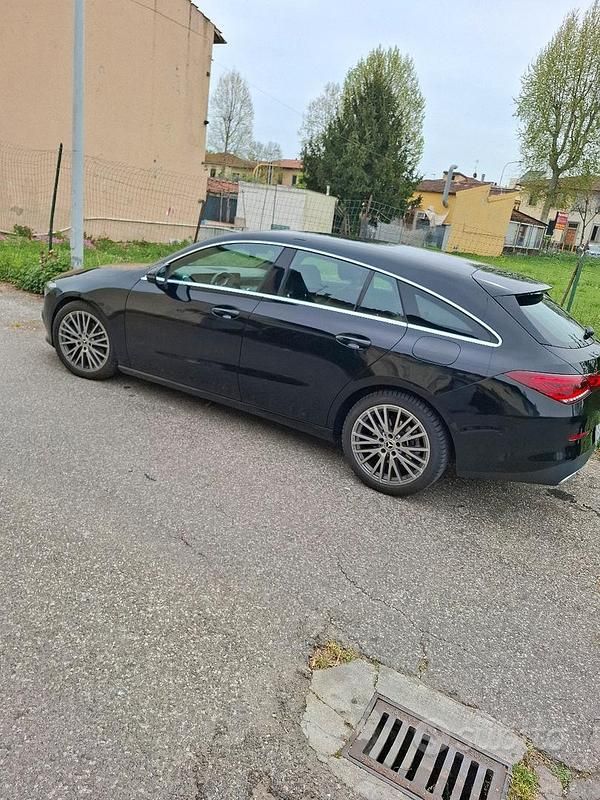 Usata Mercedes CLA200 150 CV (110 kW) 2020 Nero Station wagon