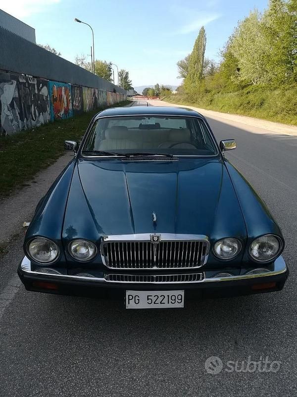 Usata Jaguar XJ6 200 CV (147 kW) 1986 Blu Berlina