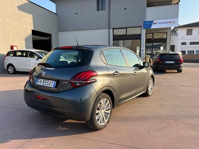 Usata Peugeot 208 Active 81 CV (59 kW) 2018 Grigio Utilitaria