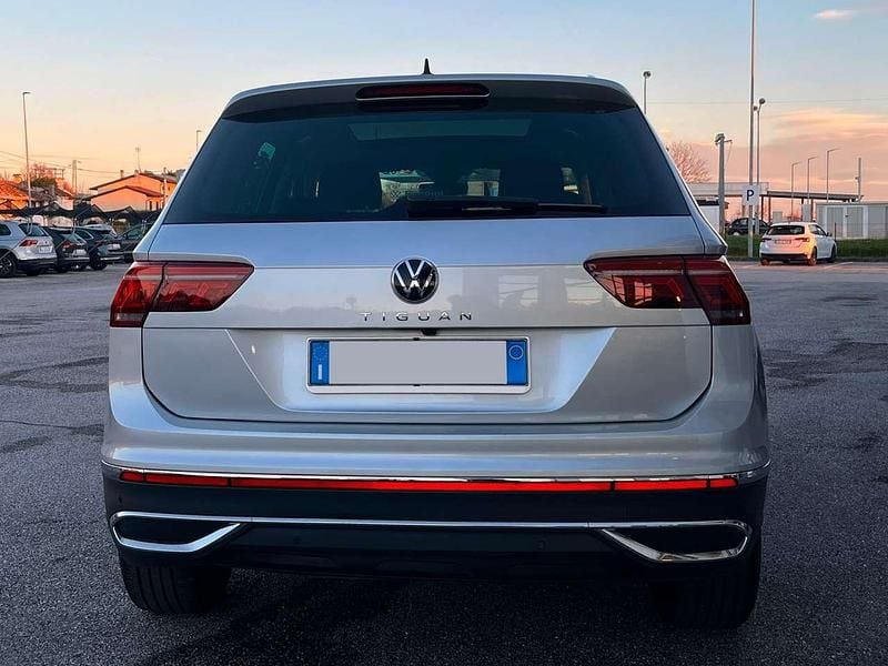 Usata VW Tiguan Elegance 150 CV (110 kW) 2023 Reflex silver SUV