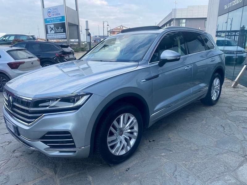 Begagnad VW Touareg Atmosphere 231 HK (169 kW) 2022 Silver SUV