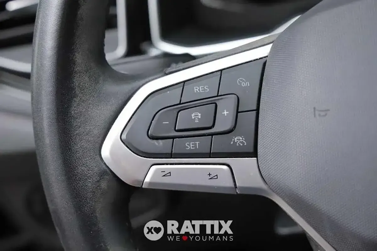 Usata VW Taigo R-line 110 CV (80 kW) 2022 Nero SUV