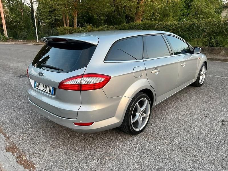 Usata Ford Mondeo 140 CV (102 kW) 2008 Grigio Station wagon