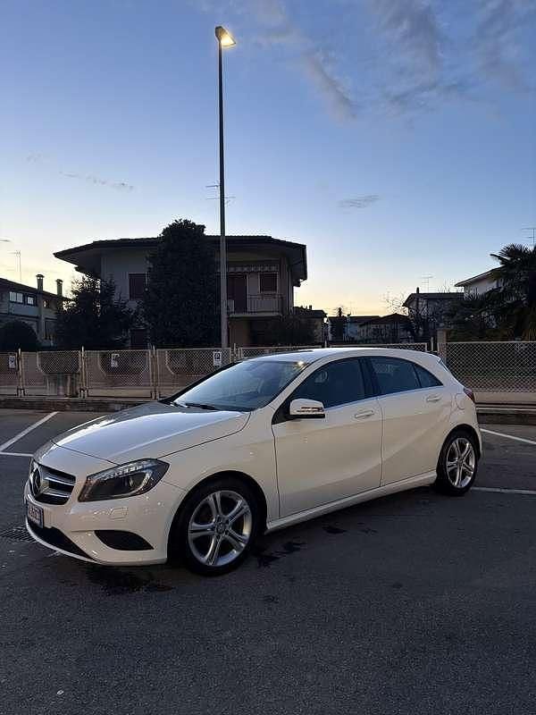 Usata Mercedes A180 Executive 109 CV (80 kW) 2015 Berlina