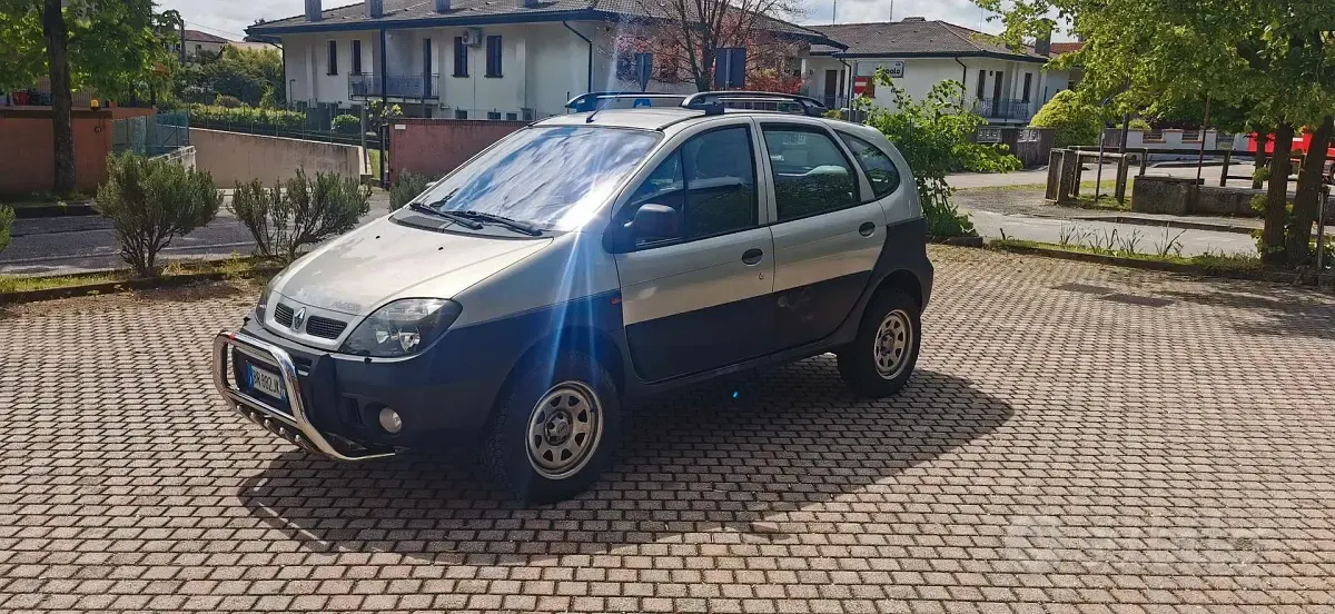 Usata Renault Scénic 115 CV (84 kW) 2001 Grigio Monovolume