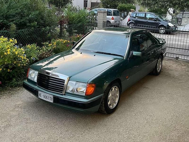 Usata Mercedes 200 120 CV (88 kW) 1992 Verde Coupé