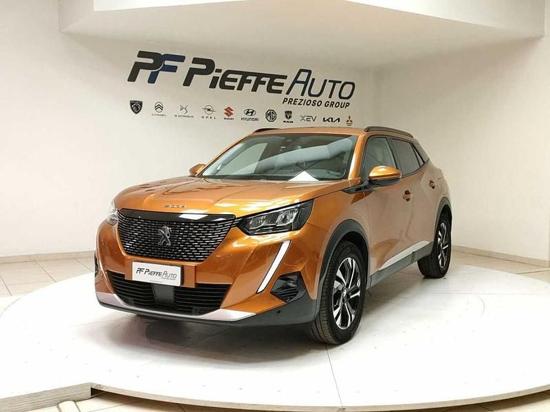 Usata Peugeot 2008 Allure 131 CV (96 kW) 2020 Orange fusion SUV