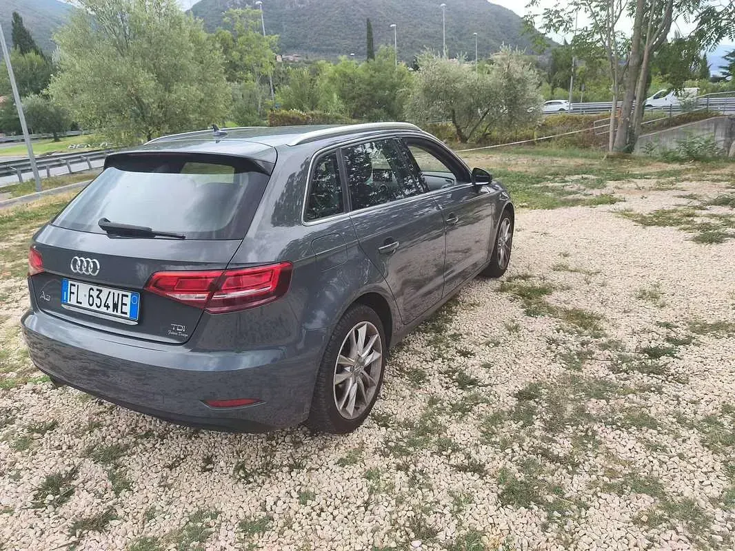 Usata Audi A3 110 CV (80 kW) 2018 Grigio Berlina