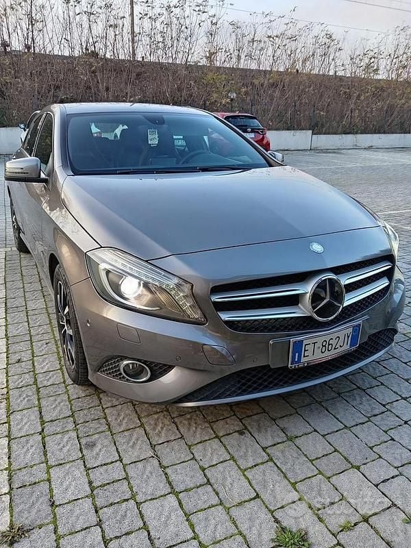 Usata Mercedes A200 156 CV (114 kW) 2014 Grigio Berlina