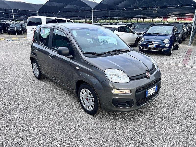 Usata Fiat Panda S 70 CV (51 kW) 2021 Grigio scuro Utilitaria