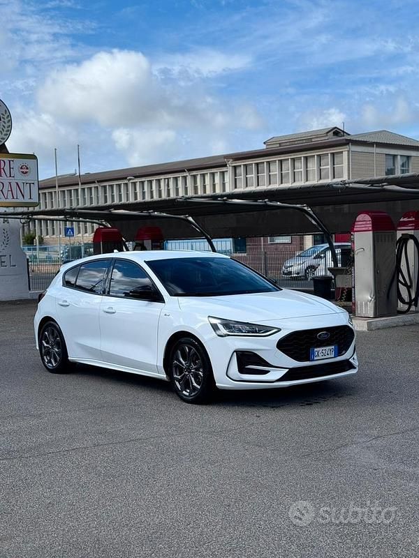 Bianco Usata 2022 Ford Focus ST-Line X Utilitaria | 18.500 € (Buon prezzo) - Immagine 1/3