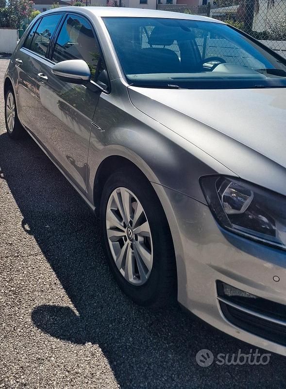 Usata VW Golf VII Comfortline 110 CV (80 kW) 2016 Grigio Utilitaria