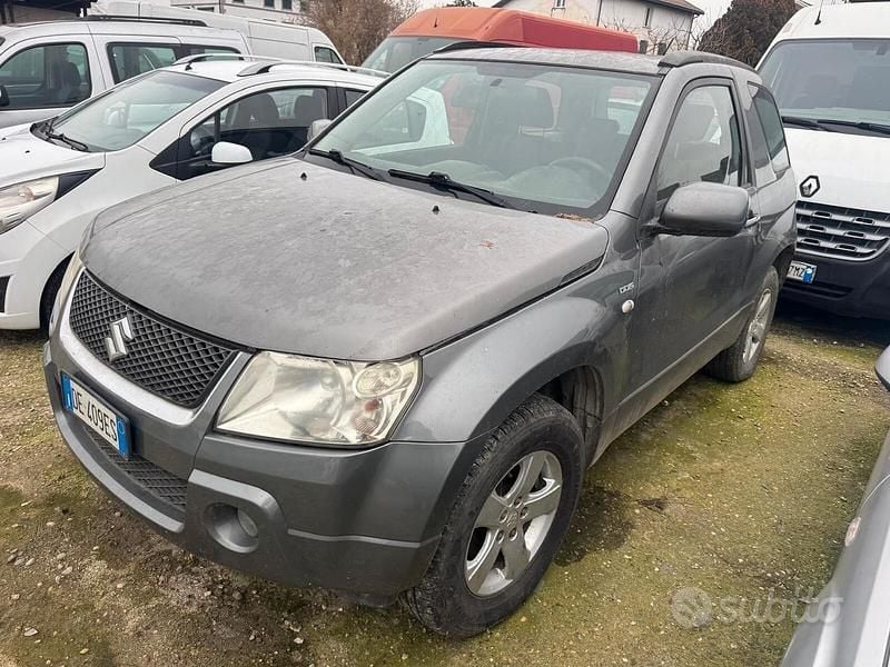 Usata Suzuki Vitara 129 CV (94 kW) 2007 Grigio