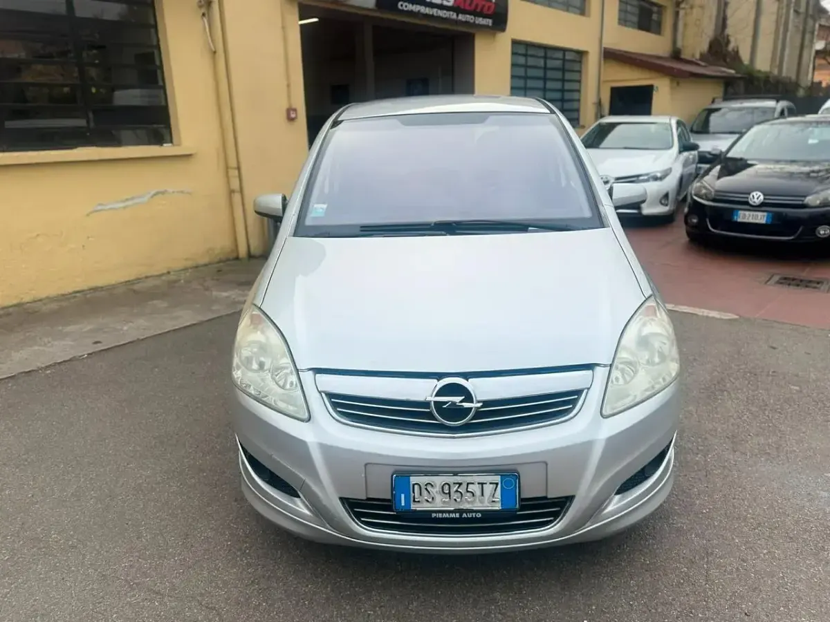 Usata Opel Zafira 115 CV (84 kW) 2009 Grigio Monovolume