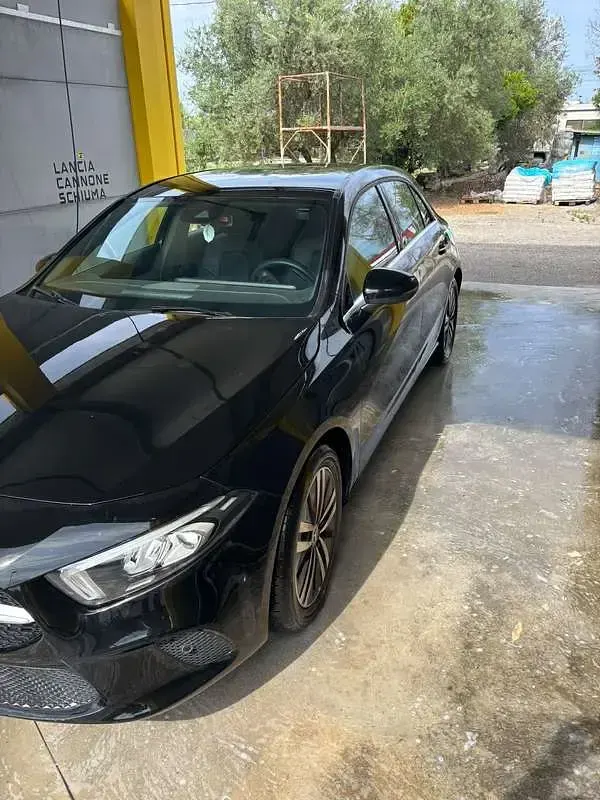 Usata Mercedes A180 116 CV (85 kW) 2019 Nero Berlina