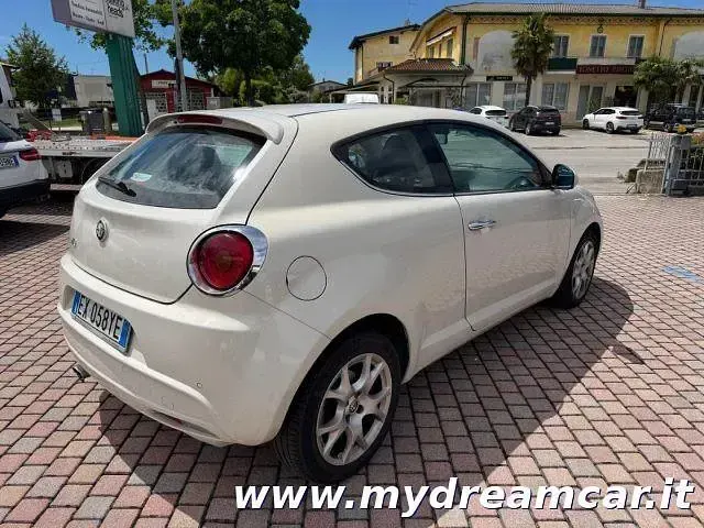 Usata Alfa Romeo MiTo Distinctive 84 CV (61 kW) 2014 Beige Utilitaria