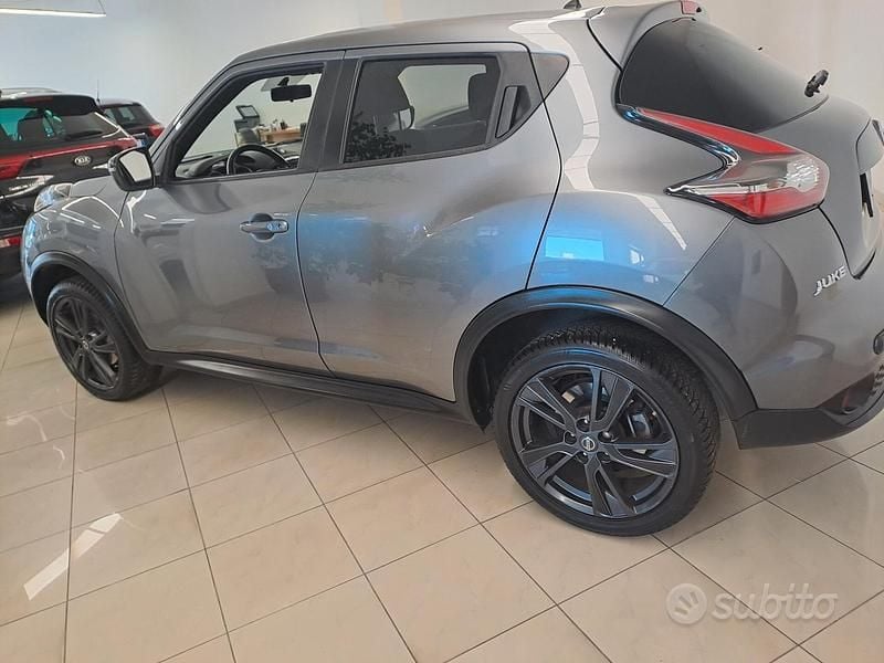 Usata Nissan Juke Tekna 110 CV (80 kW) 2016 Grigio SUV