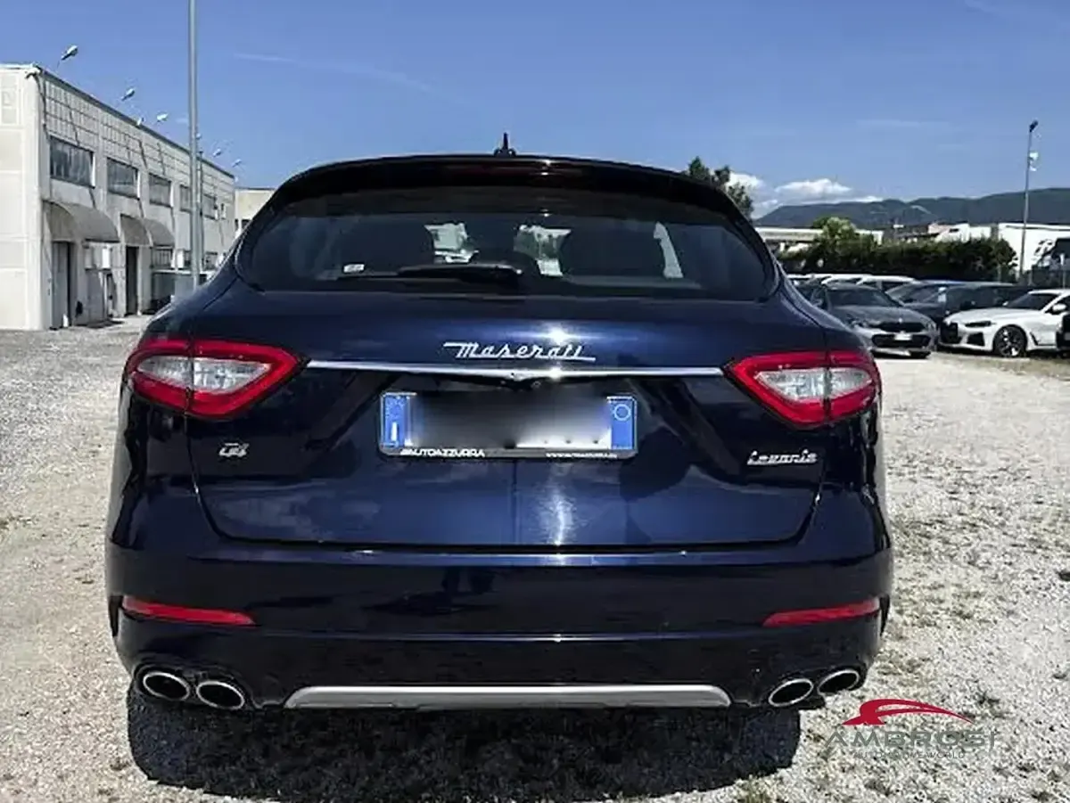 Usata Maserati Levante 250 CV (183 kW) 2018 Blu SUV