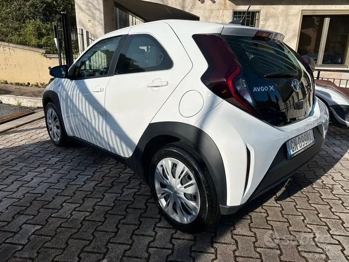 Usata Toyota Aygo X Active 72 CV (52 kW) 2023 Bianco SUV