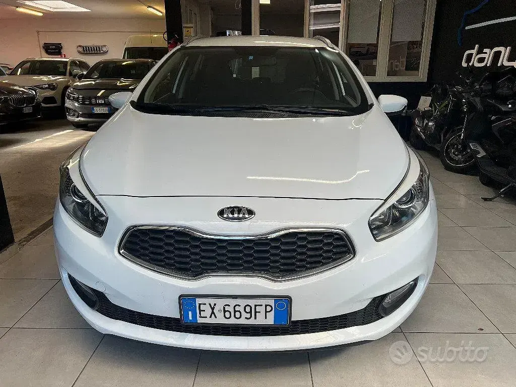 Begagnad Kia Ceed Sportswagon 110 HK (80 kW) 2014 Vit Kombi