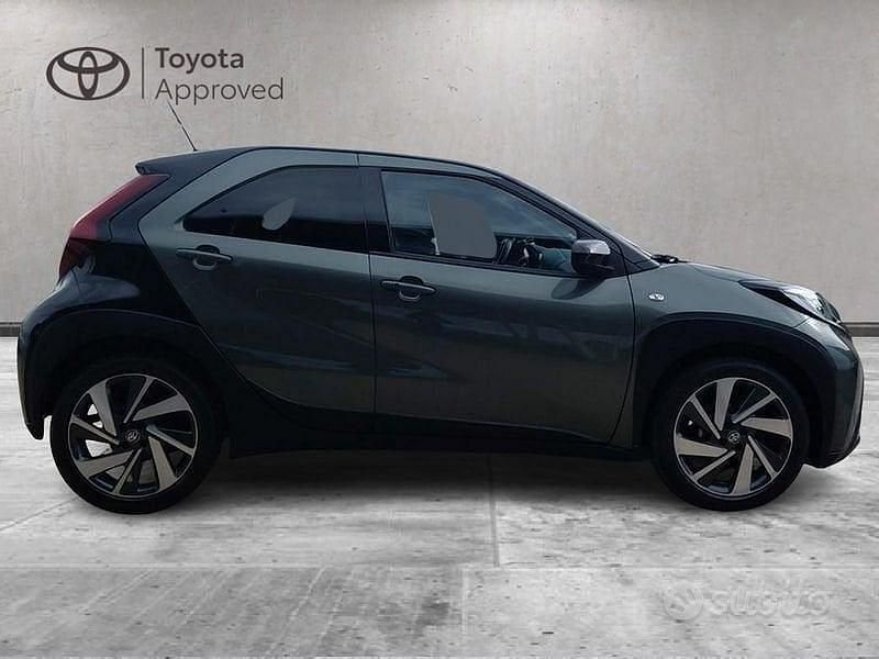 Usata Toyota Aygo X Lounge 72 CV (52 kW) 2022 Verde SUV