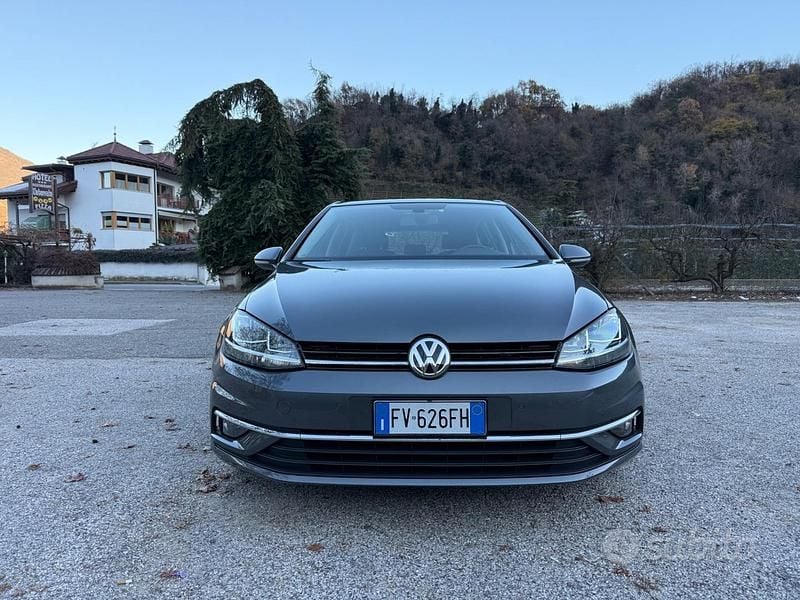 Usata VW Golf VII Sport 116 CV (85 kW) 2019 Grigio Berlina