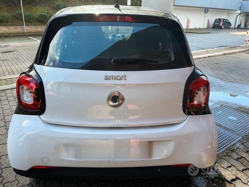 Usata Smart ForFour 71 CV (52 kW) 2018 Bianco Utilitaria