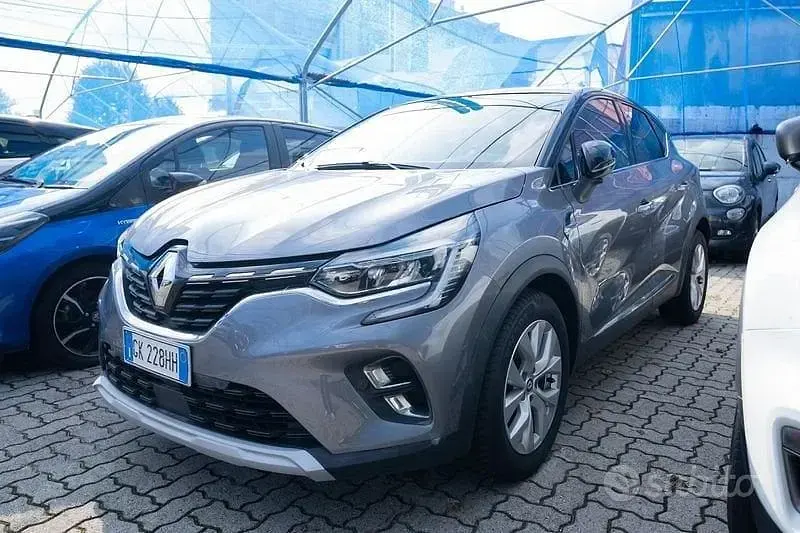 Usata Renault Captur Zen 101 CV (74 kW) 2022 Grigio SUV