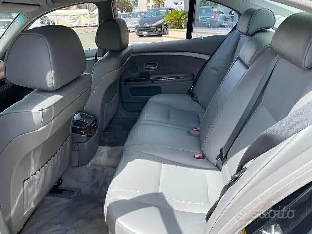 Usata BMW 735 Efficient Dynamics 272 CV (200 kW) 2002 Nero Berlina
